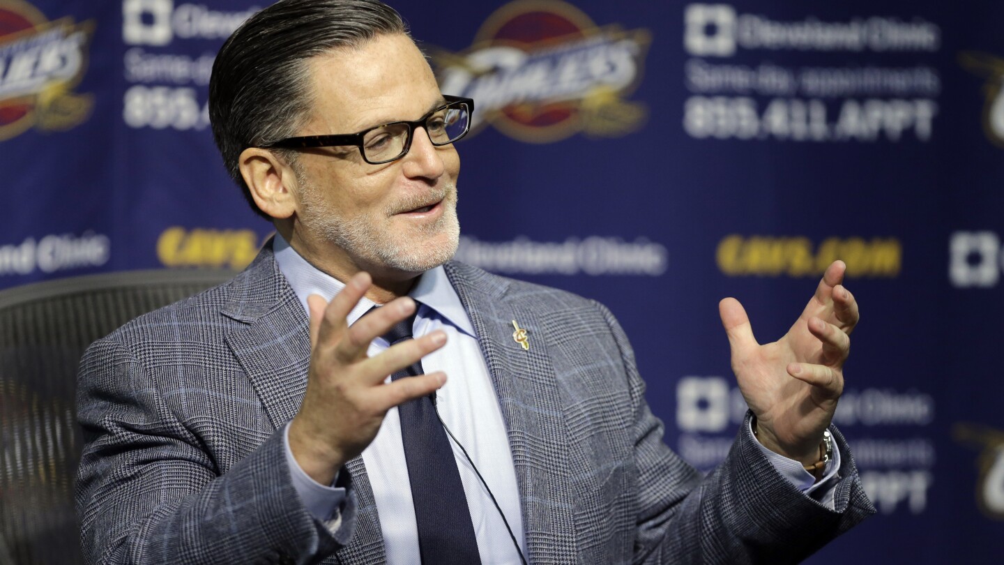 Cavs owner Dan Gilbert says his relationship with LeBron James is